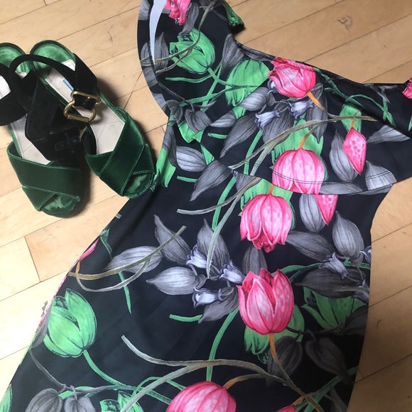 ASOS floral off the shoulder body con midi 4-6 - Picture 4 of 5